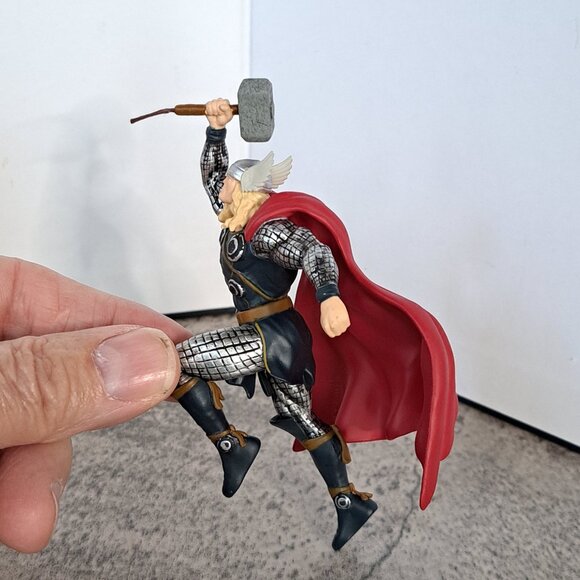 Hallmark Keepsake Ornament Thor 2011 Marvel the Avengers Comics MIB Hero - Picture 13 of 16